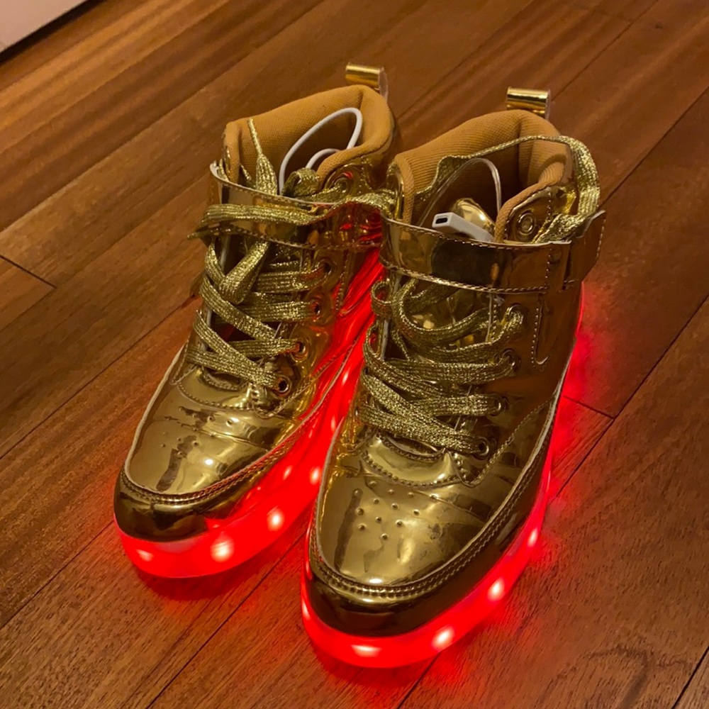 Led light sneaker